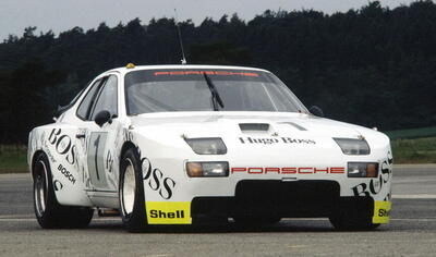 Závodní Porsche 924 GTP LM