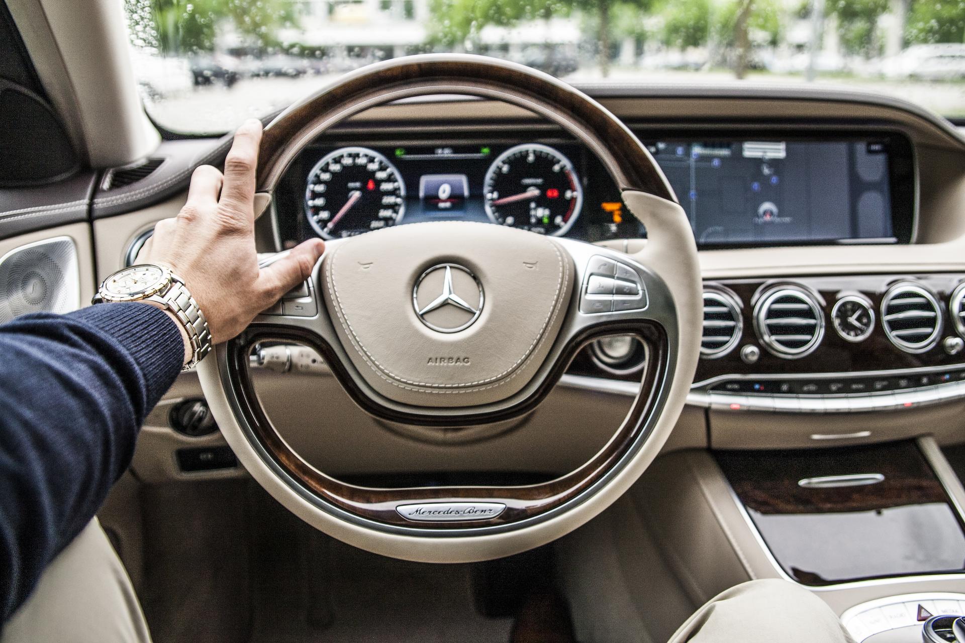 Android 11 bude na většině telefonů nabízet bezdrátovou funkci Android Auto