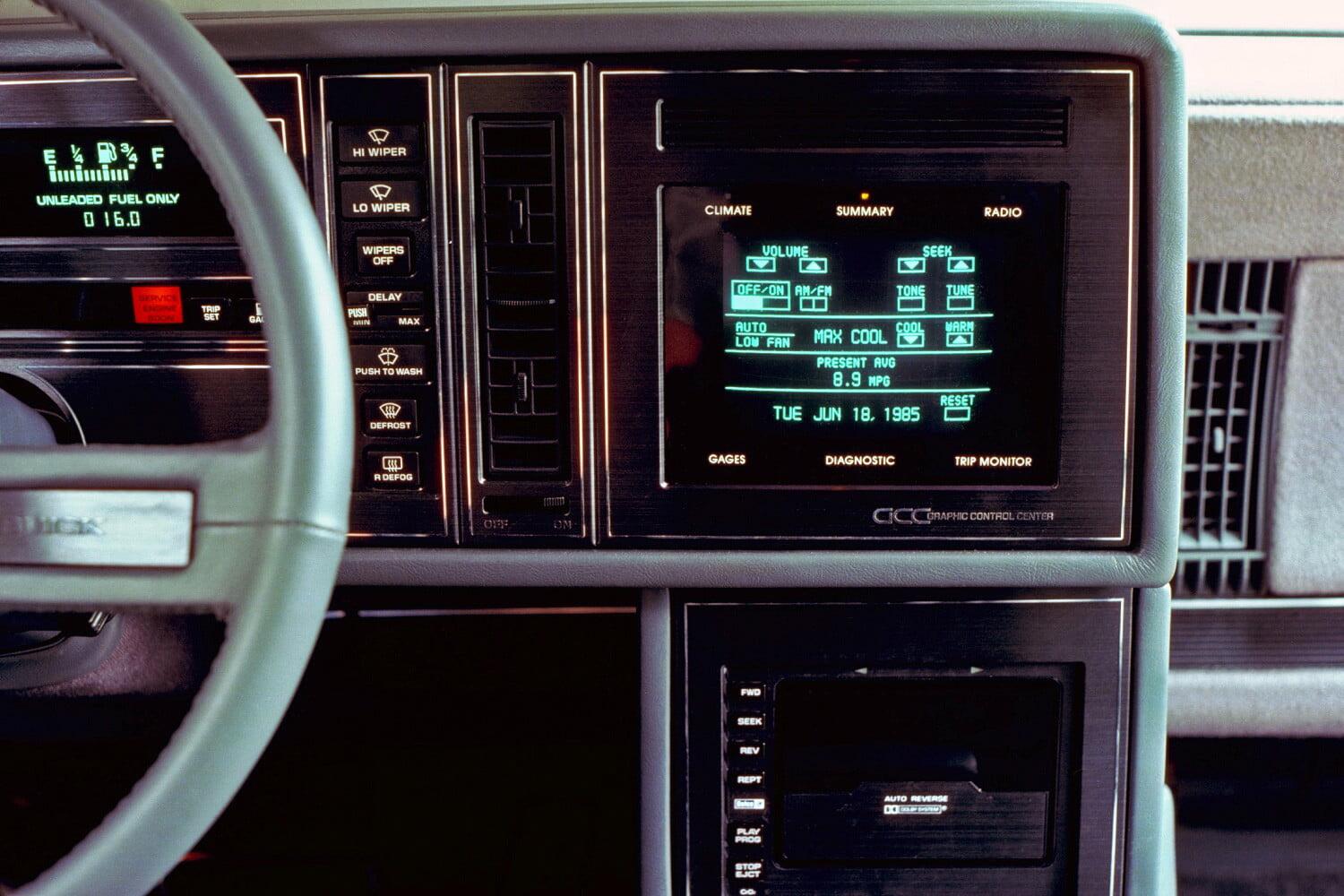 Buick Riviera dotekový displej