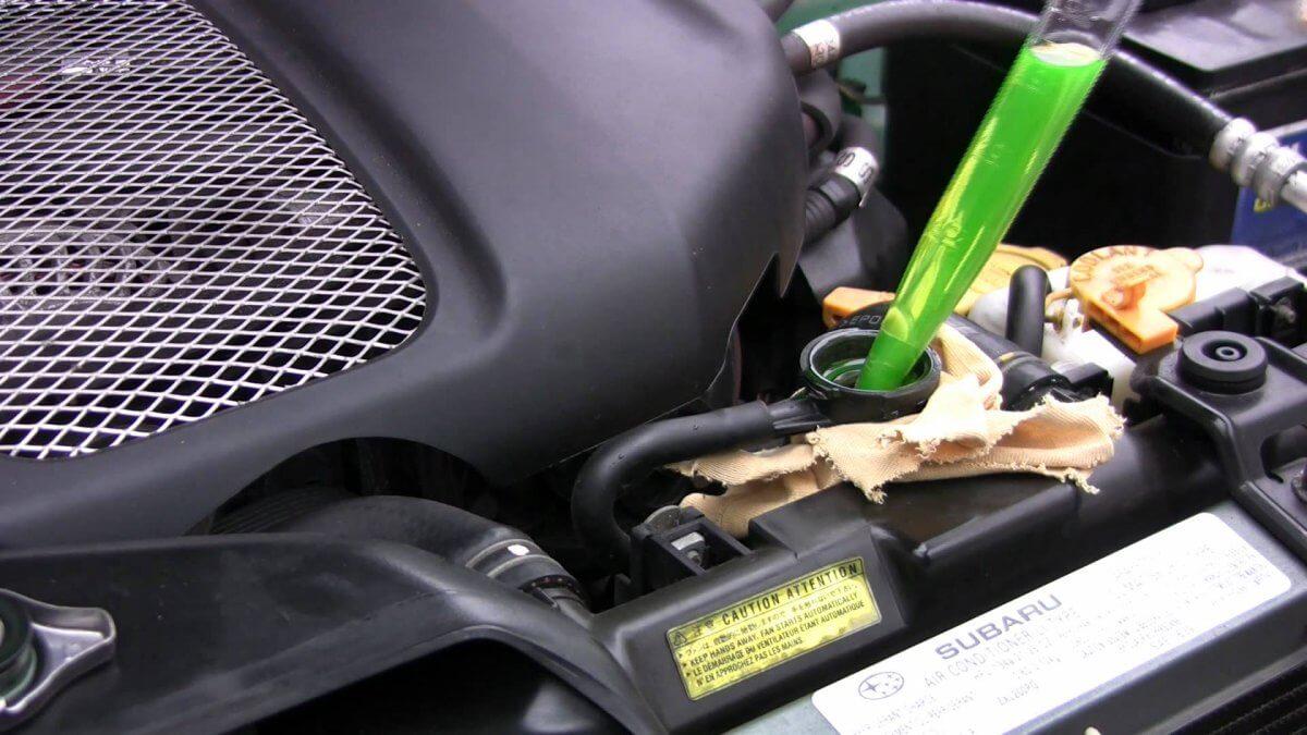 Chladicí kapalina do auta: jaký druh nalít do motoru?