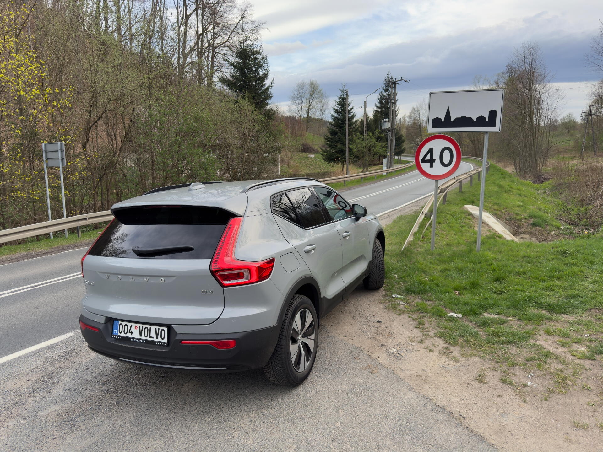 Dopravní předpisy v Polsku - značka rychlost
