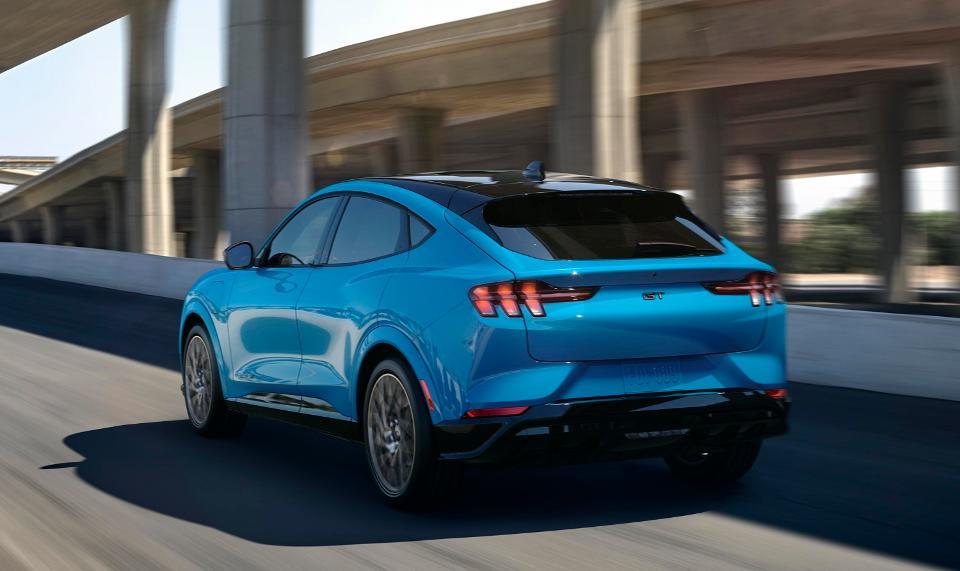 Ford Mustang Mach-E se představuje. Roste Tesle konkurence?