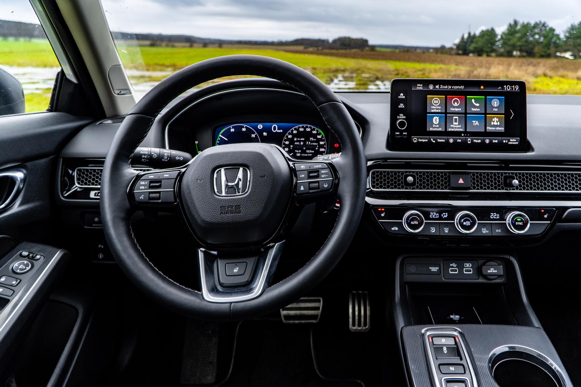 Interiér Honda Civic 2.0 i-MMD