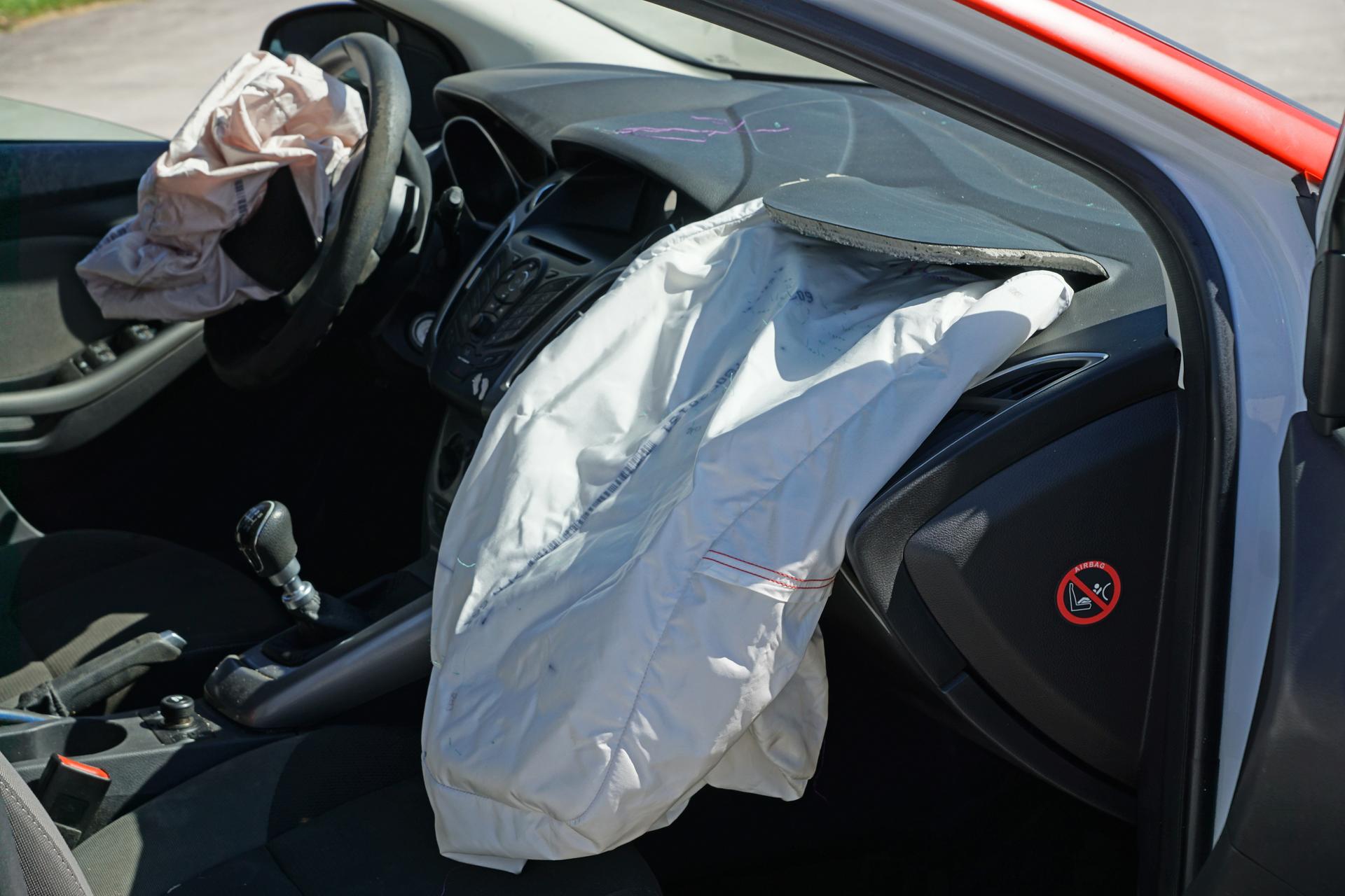 Jak funguje airbag v autě a na co si dát pozor