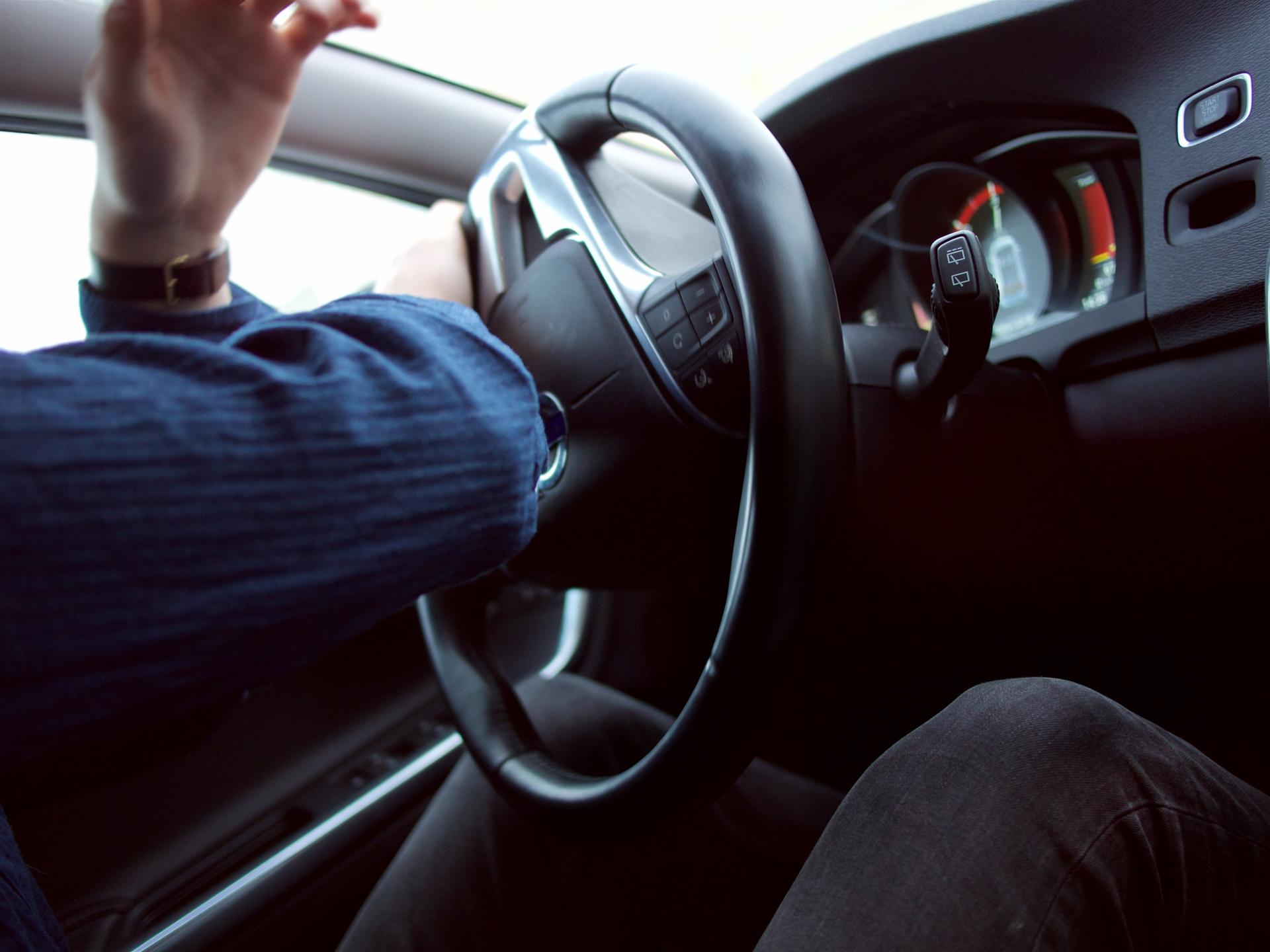 Kde se nachází senzory airbagu v autě?