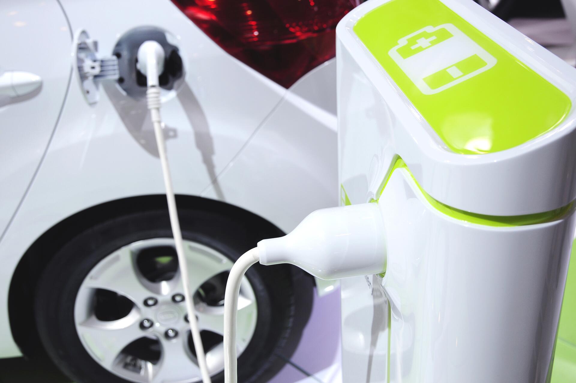 Konec spalovacích motorů uzákoněn! Od roku 2035 je už asi nepořídíte