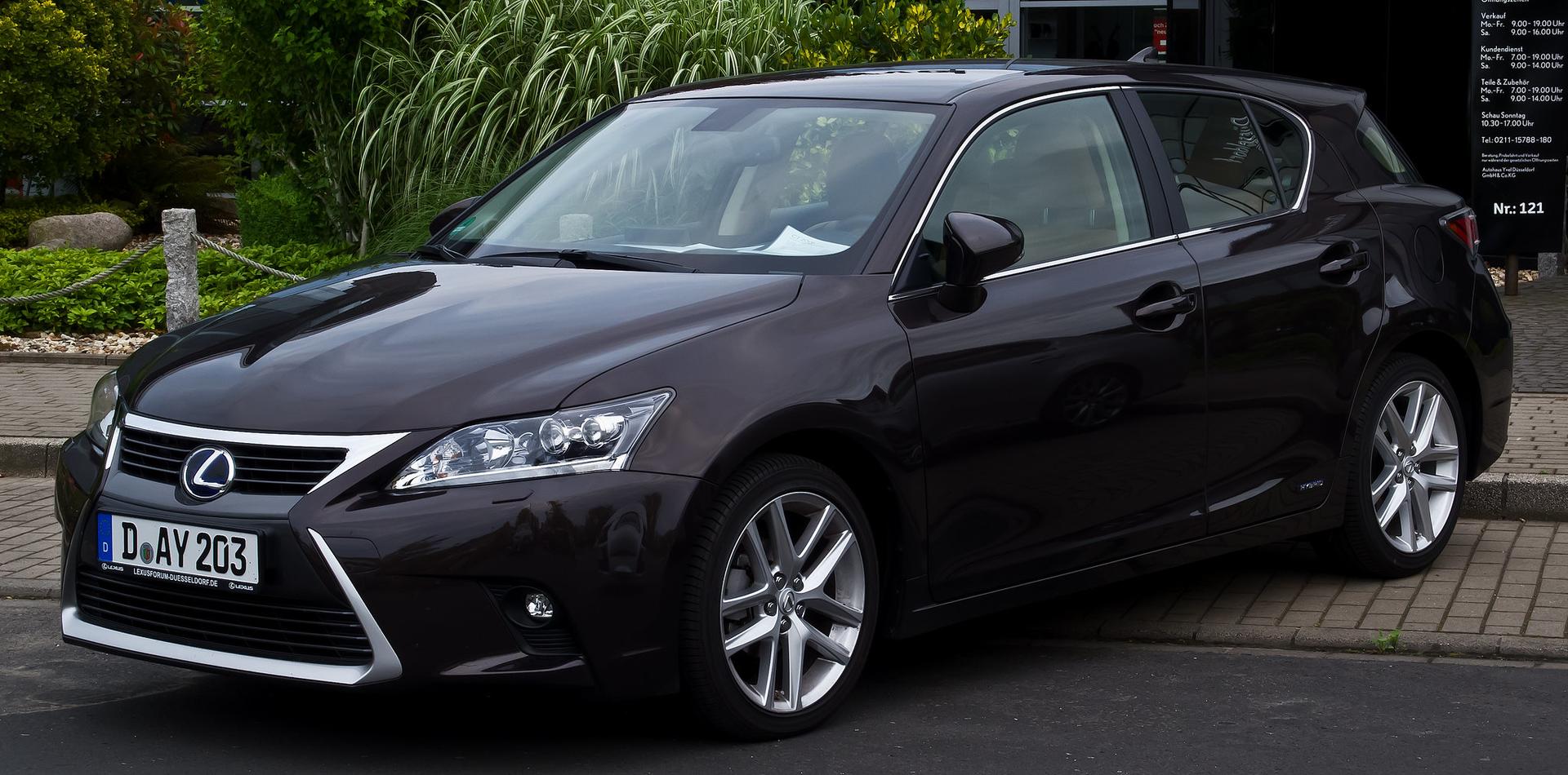 Lexus CT - Jaké ojeté auto do 400 000 Kč?