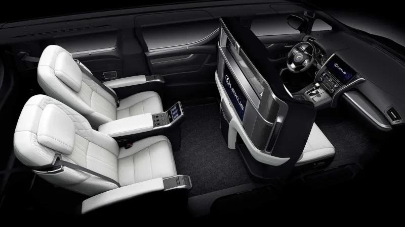 Interiér luxusní dodávky Lexus LM300h Interiér luxusní dodávky Lexus LM300h