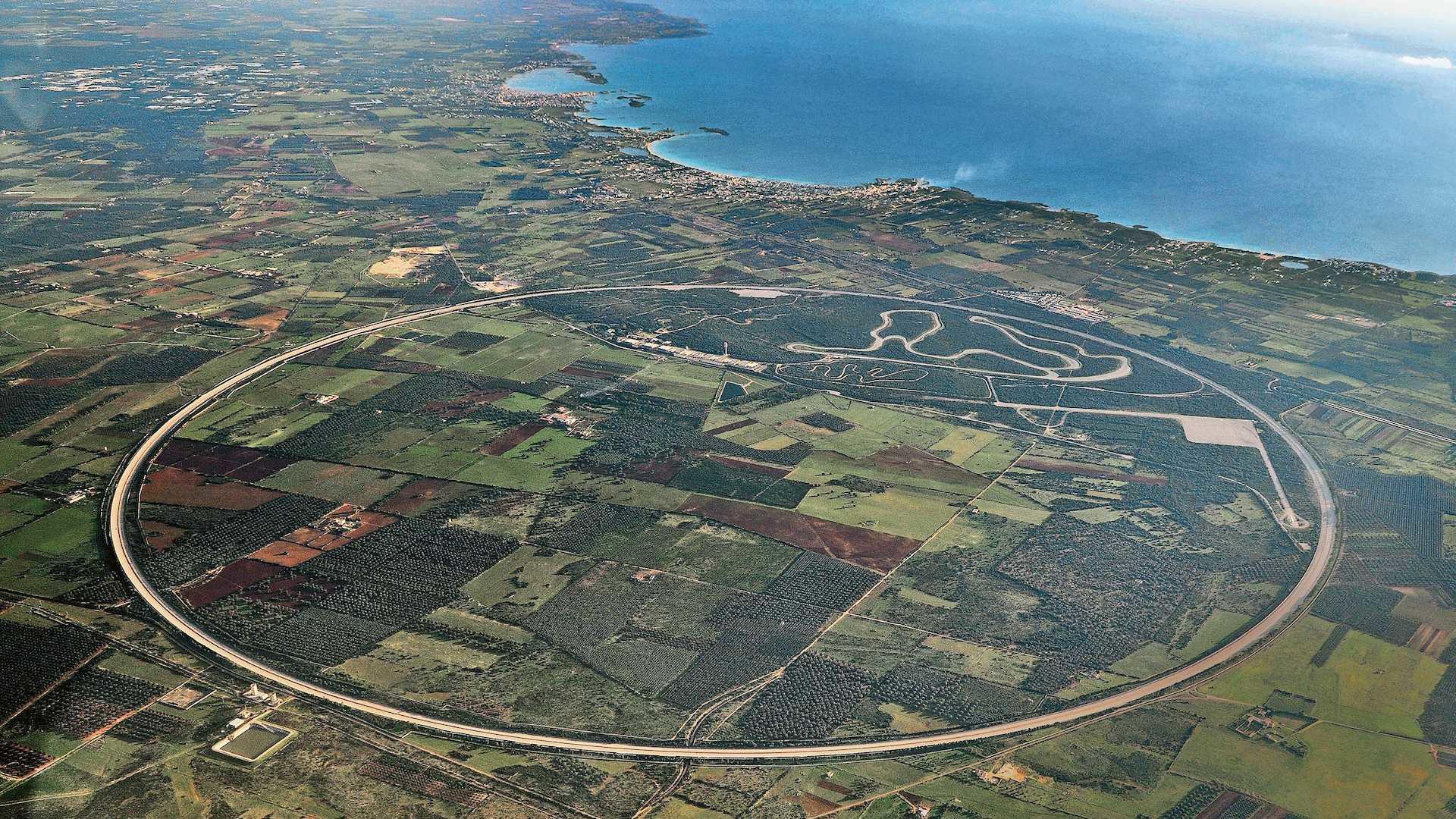 Okruh Nardo z ptačí perspektivy Okruh Nardo z ptačí perspektivy
