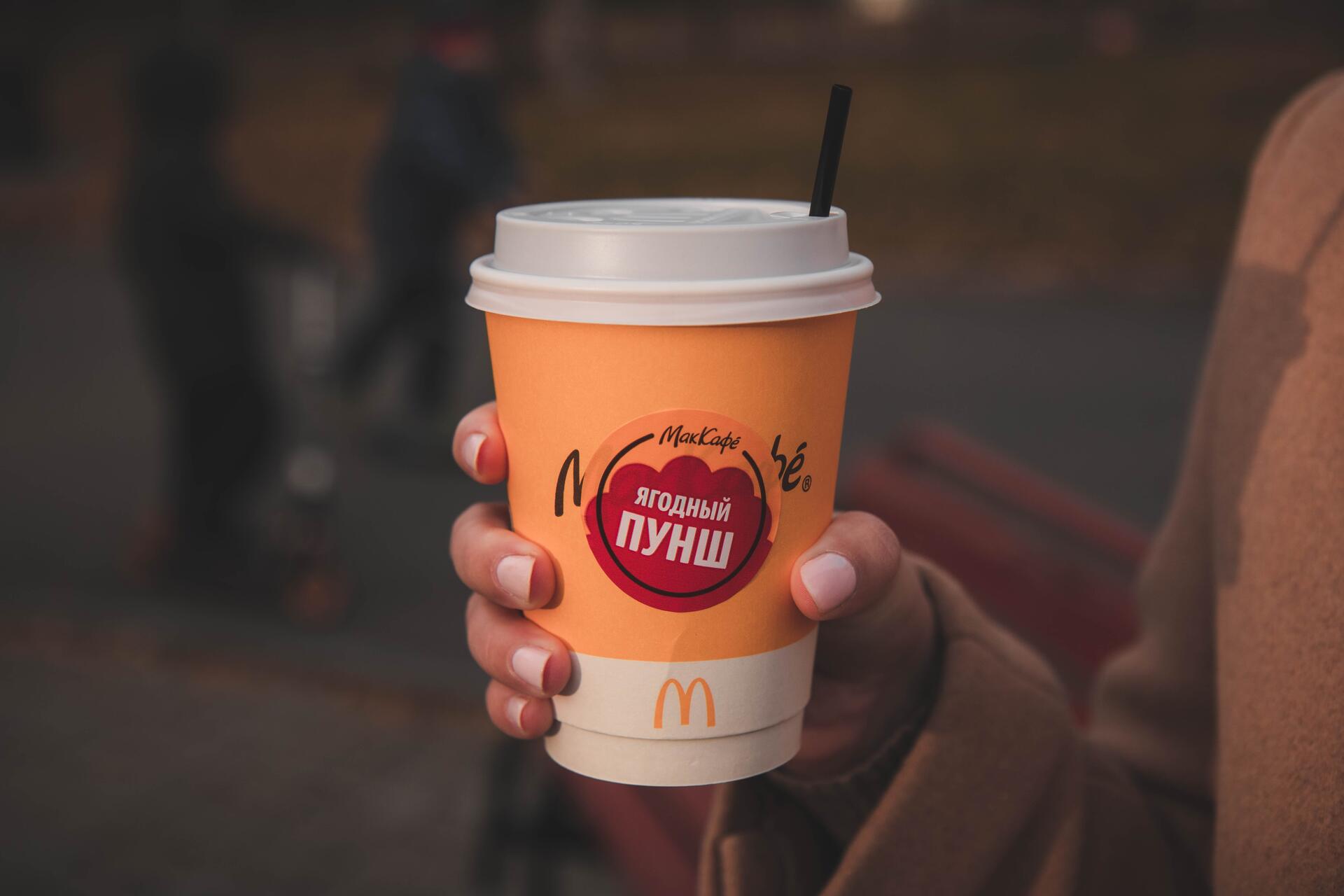 Praktické doplňky do in- teriéru auta - držák na nápoje