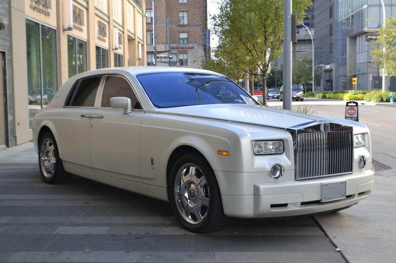 Luxusní a drahý Rolls-Royce