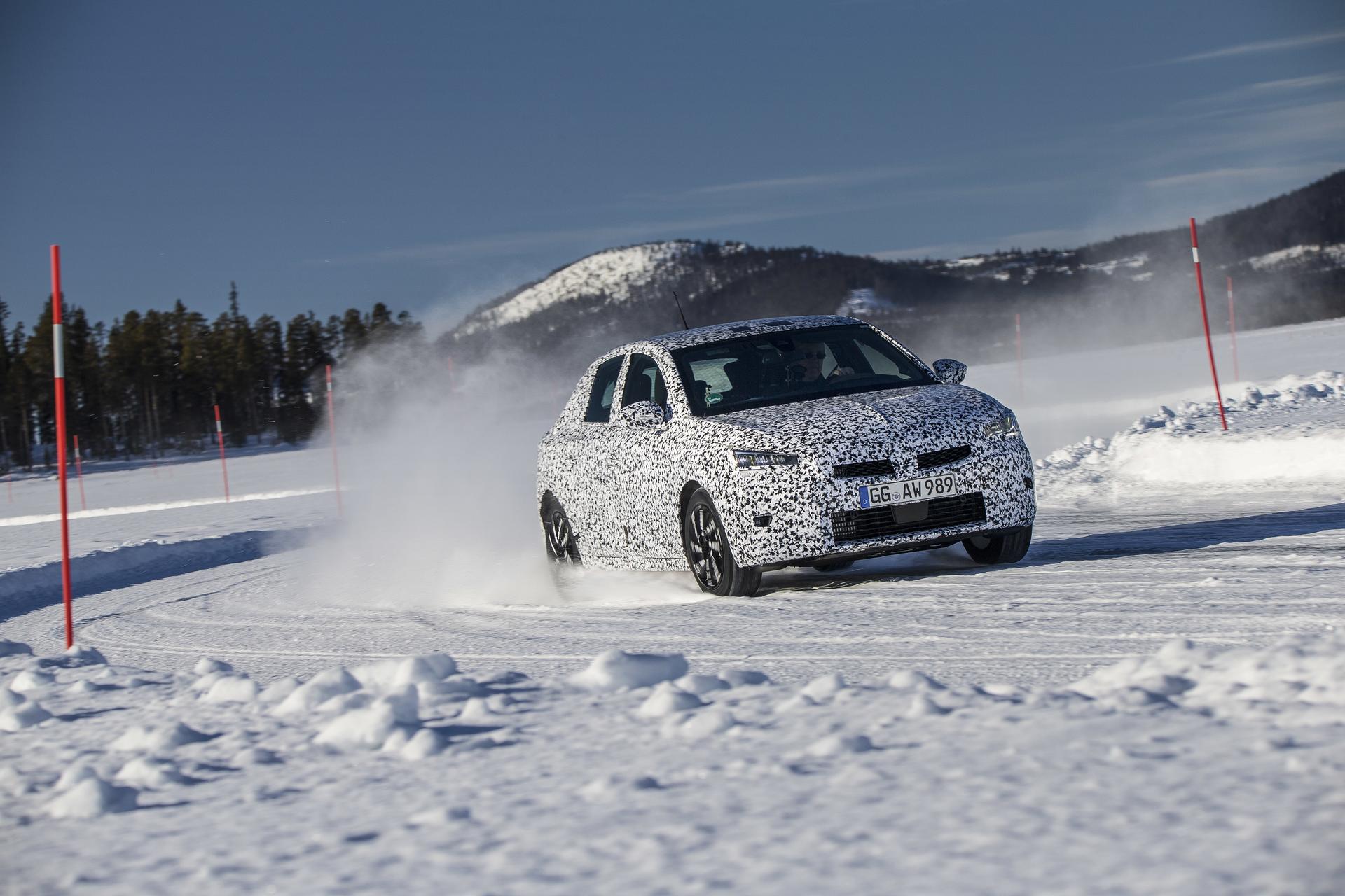 Testování vozu Opel Corsa při extrémních teplotách až -30°C Testování vozu Opel Corsa při extrémních teplotách až -30°C