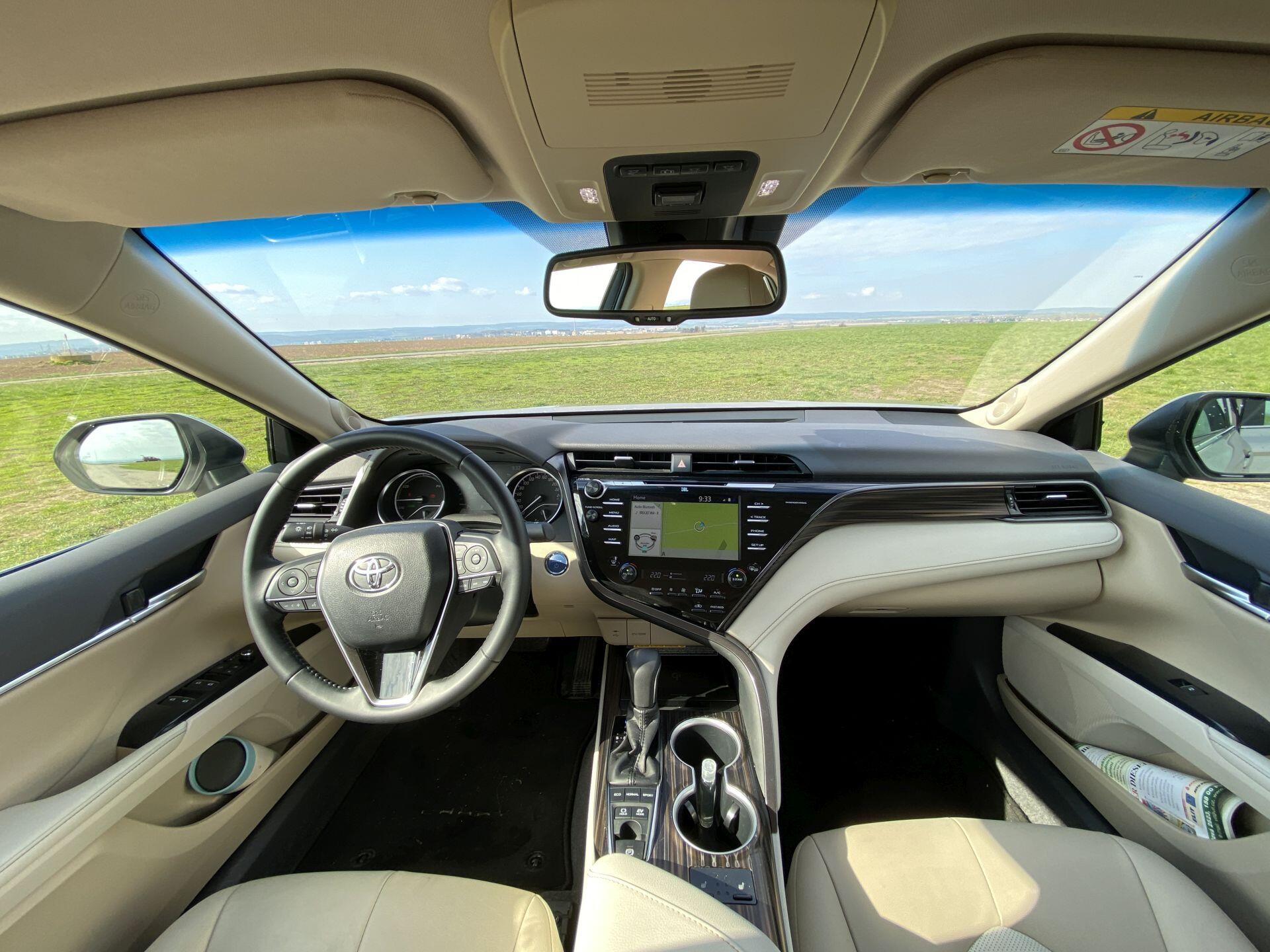 Toyota Camry - interiér testovaného vozu