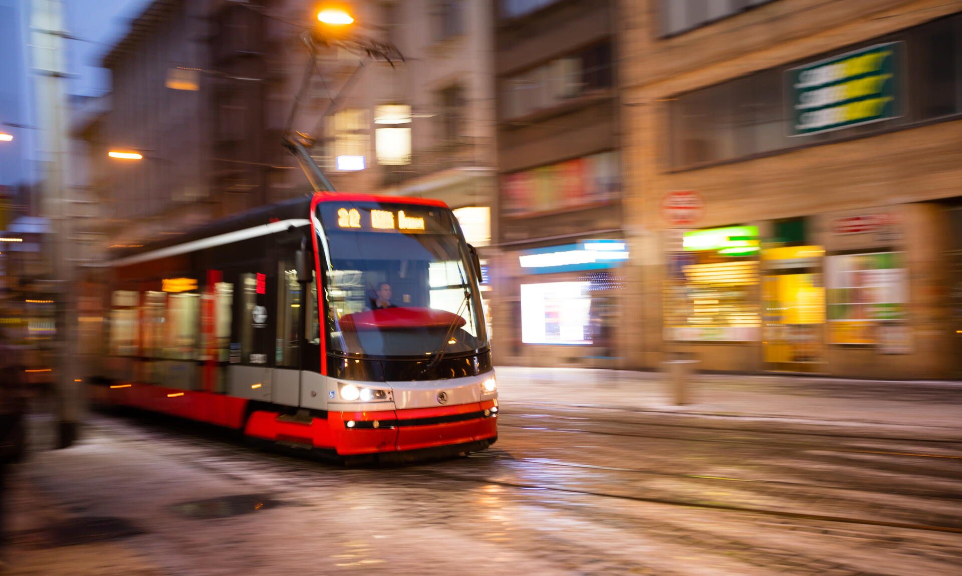 Tramvaj a její přednost před autem