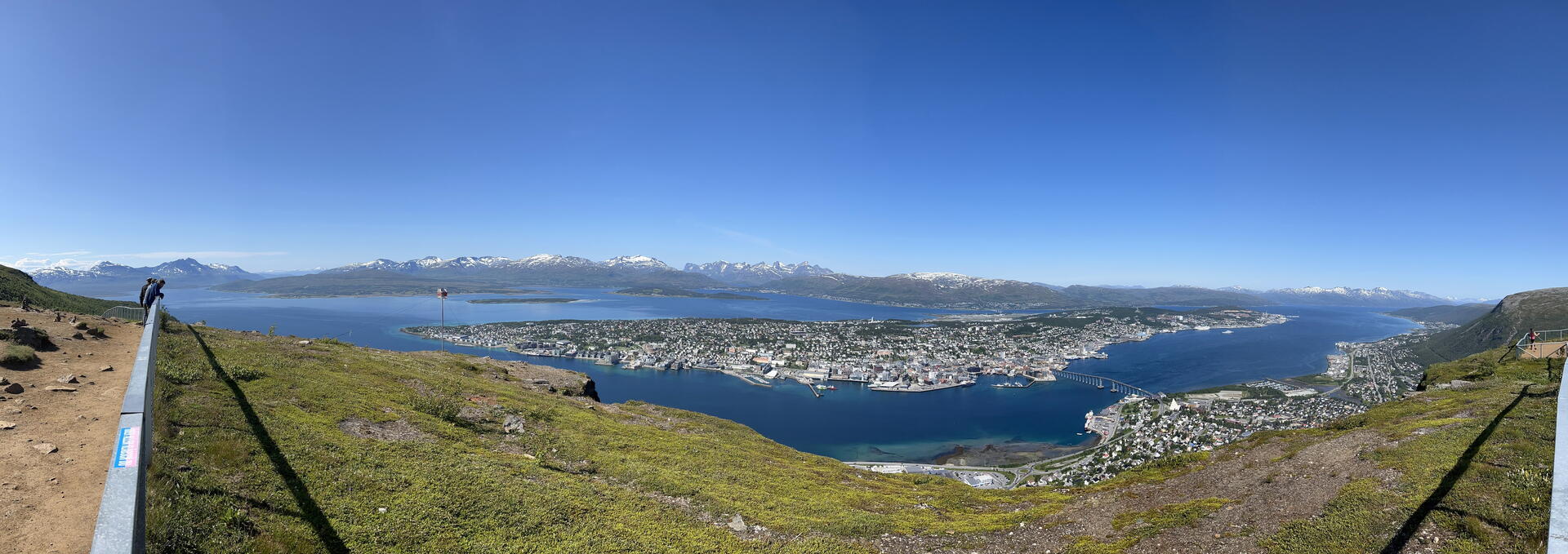 Tromso z vyhlídky, ostrov Tromsoya
