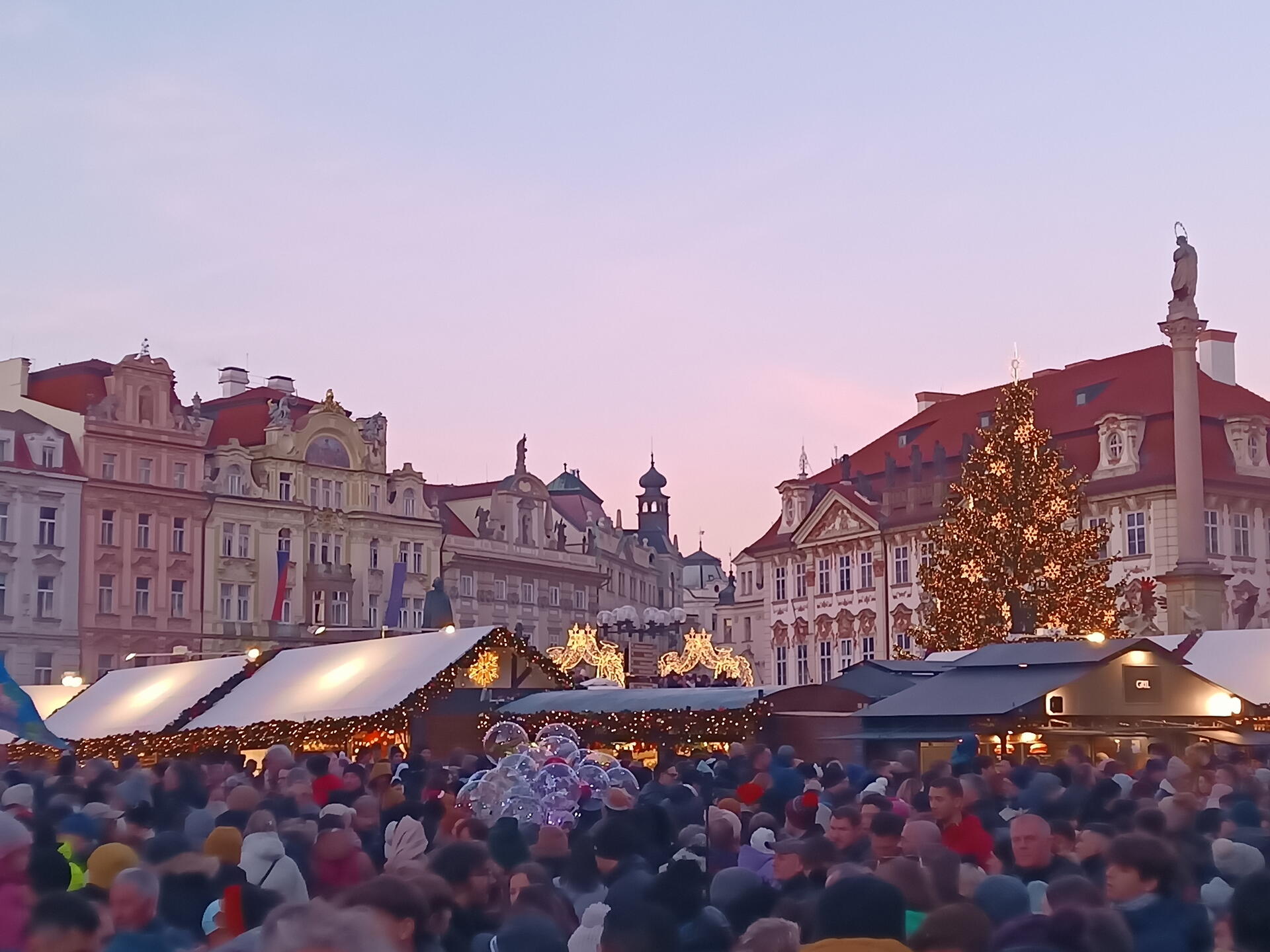Vánoční trhy na Staroměstském náměstí v Praze