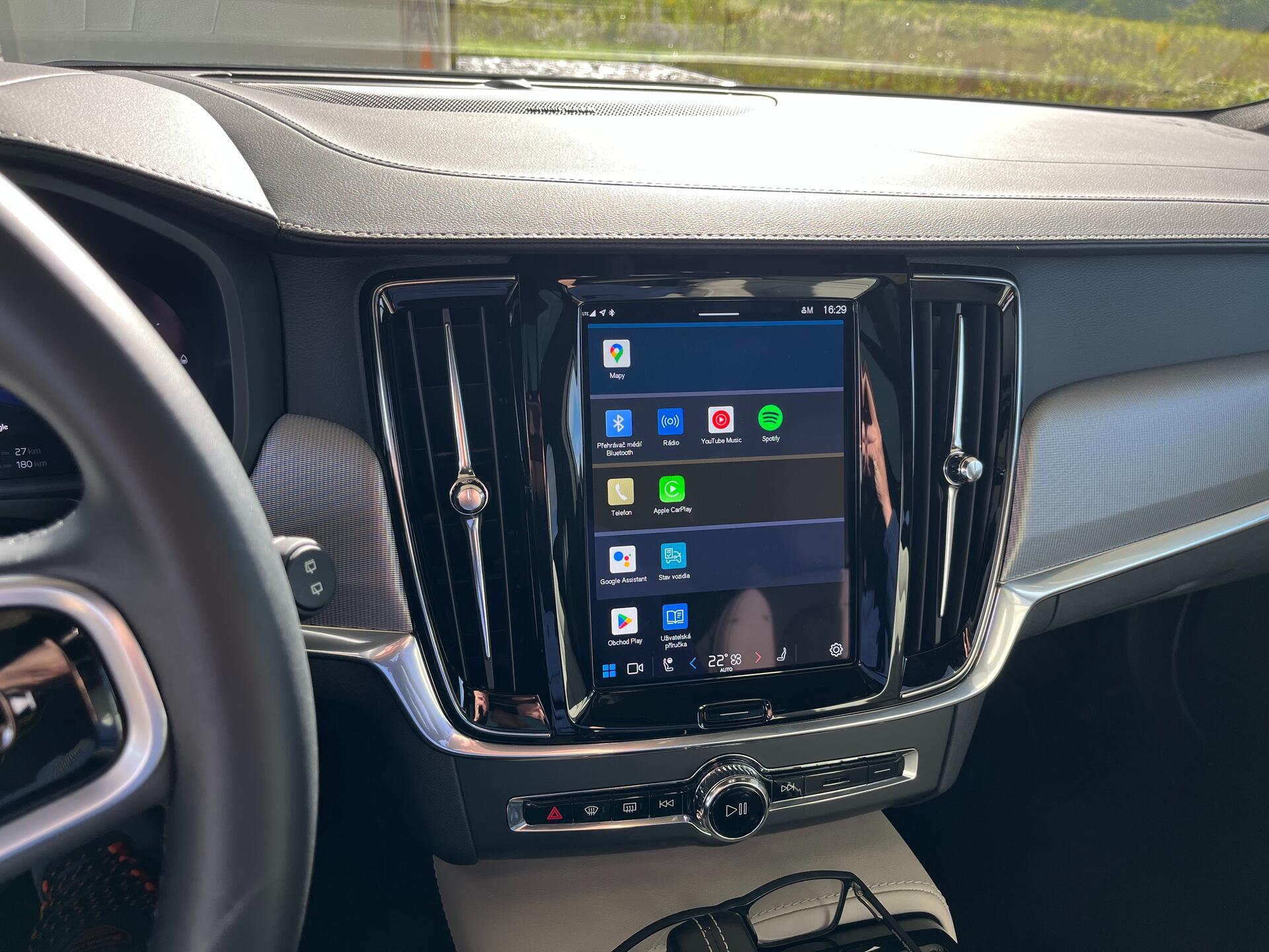 Volvo V90 Recharge cena a konfigurátor