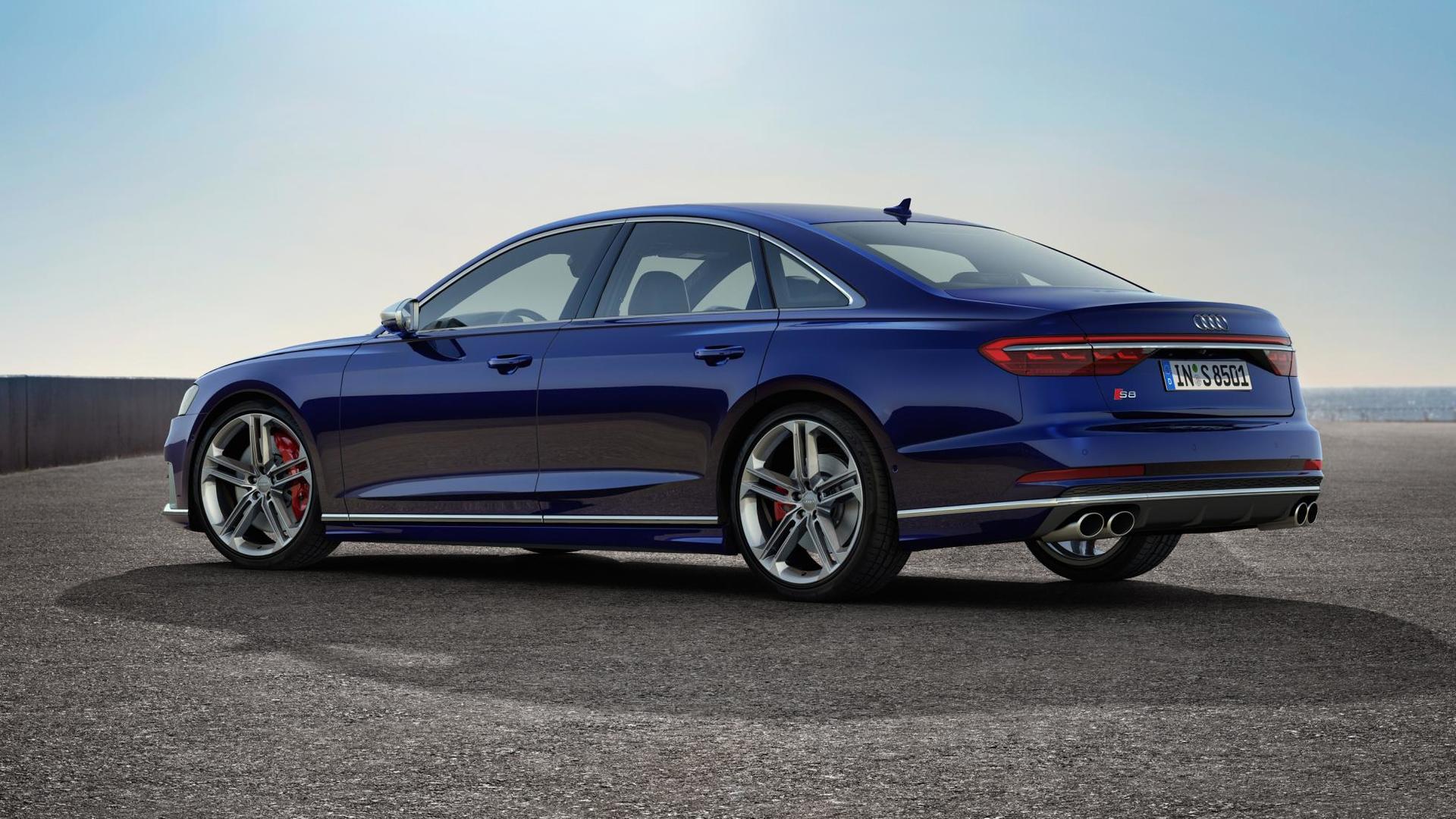 Výška automobilu Audi S8 není nijak velká Výška automobilu Audi S8 není nijak velká