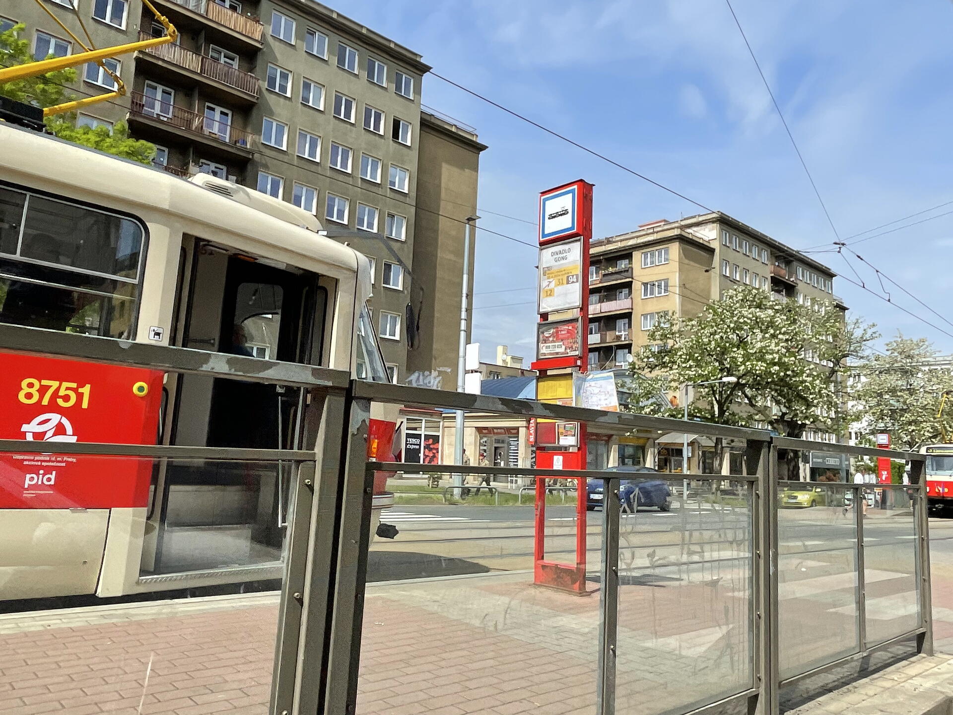 Zastávka divadlo Gong