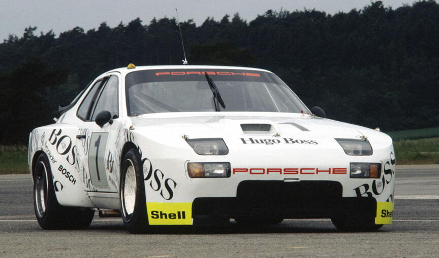 Závodní Porsche 924 GTP LM