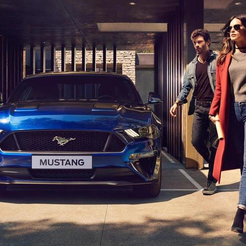 Ford Mustang modrý