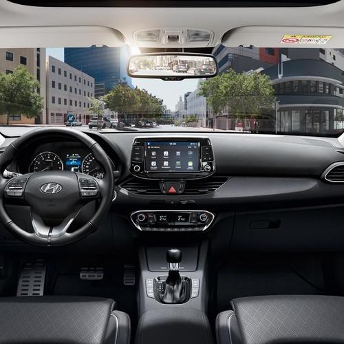 Hyundai i30 hatchback interiér