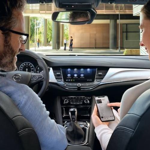 Konektivita vozu Opel Astra hatchback