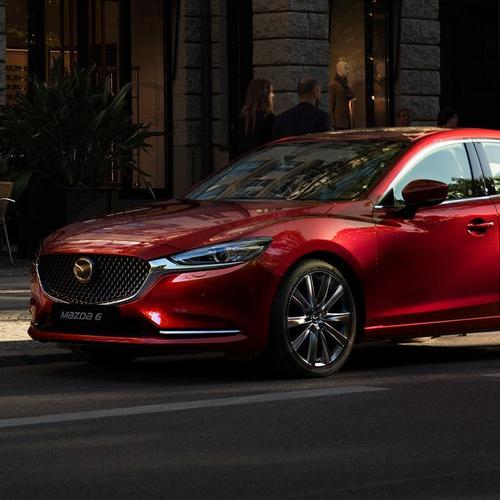 Mazda 6 - červené provedení