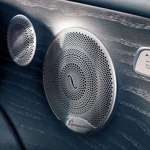 Mercedes-Benz E kupé audio systém