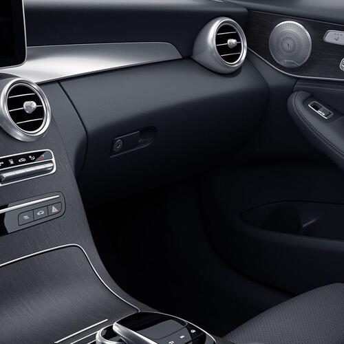 Mercedes-Benz třída C Sedan ozdobné prvky v dřevě dubu