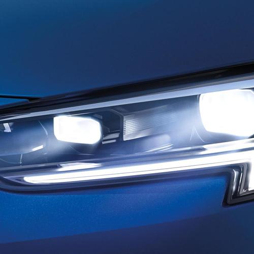 Opel Insignia Grand Sport přední LED světlomety