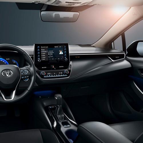 Toyota Corolla sedan infotainment