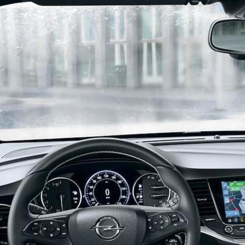 Výhled z automobilu Opel Astra hatchback