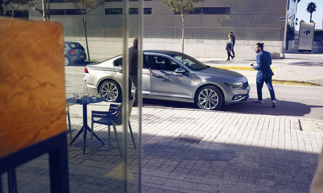 Volkswagen Passat Sedan boční pohled