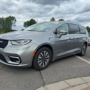 Chrysler Pacifica MPV 3,6 Hybrid PlugIn Limited 2021 212kW automat