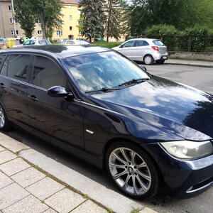 BMW 3 kombi e91 320 D manuál