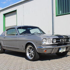 Ford Mustang Fastback GT automat