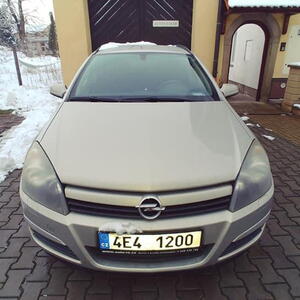 Opel Astra kombi H 1.6 i manuál