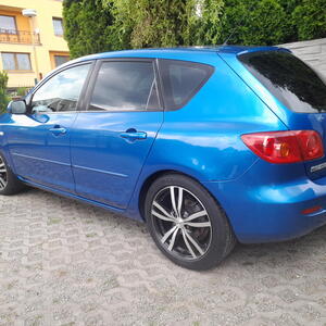 Mazda 3 sedan manuál