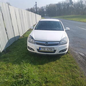 Opel Astra kombi H caravan 1.3 cdti manuál
