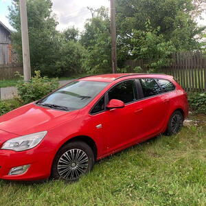 Opel Astra 1.4 sports tourer manuál