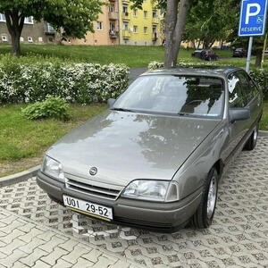Opel Omega manuál