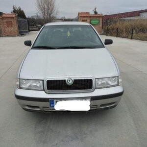 Škoda Octavia sedan 1.6i manuál