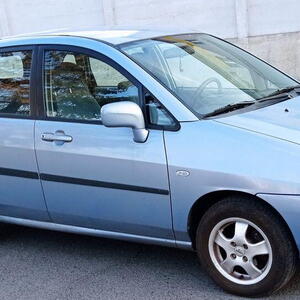 Suzuki Liana hatchback manuál