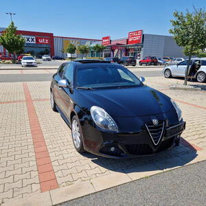 Alfa Romeo Giulietta hatchback manuál