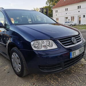 Volkswagen Touran 1.9 TDI DSG 77kW, rok 2006 automat