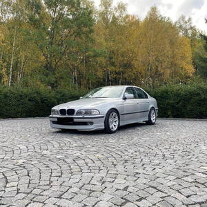 BMW 5 sedan 535i E39 manuál