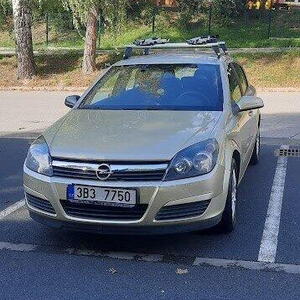 Opel Astra H 1.6 manuál