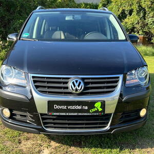 Volkswagen Touran cross 1,4 tsi manuál