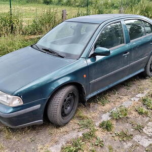 Škoda Octavia sedan 1.8 benzin manuál